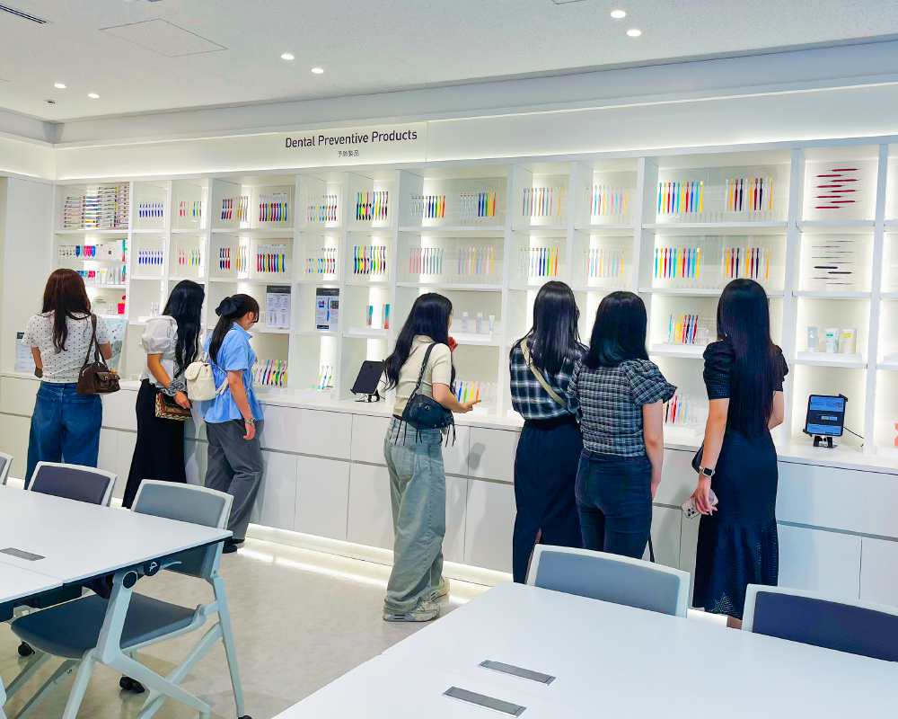 歯科材料・機器の大手メーカー見学！