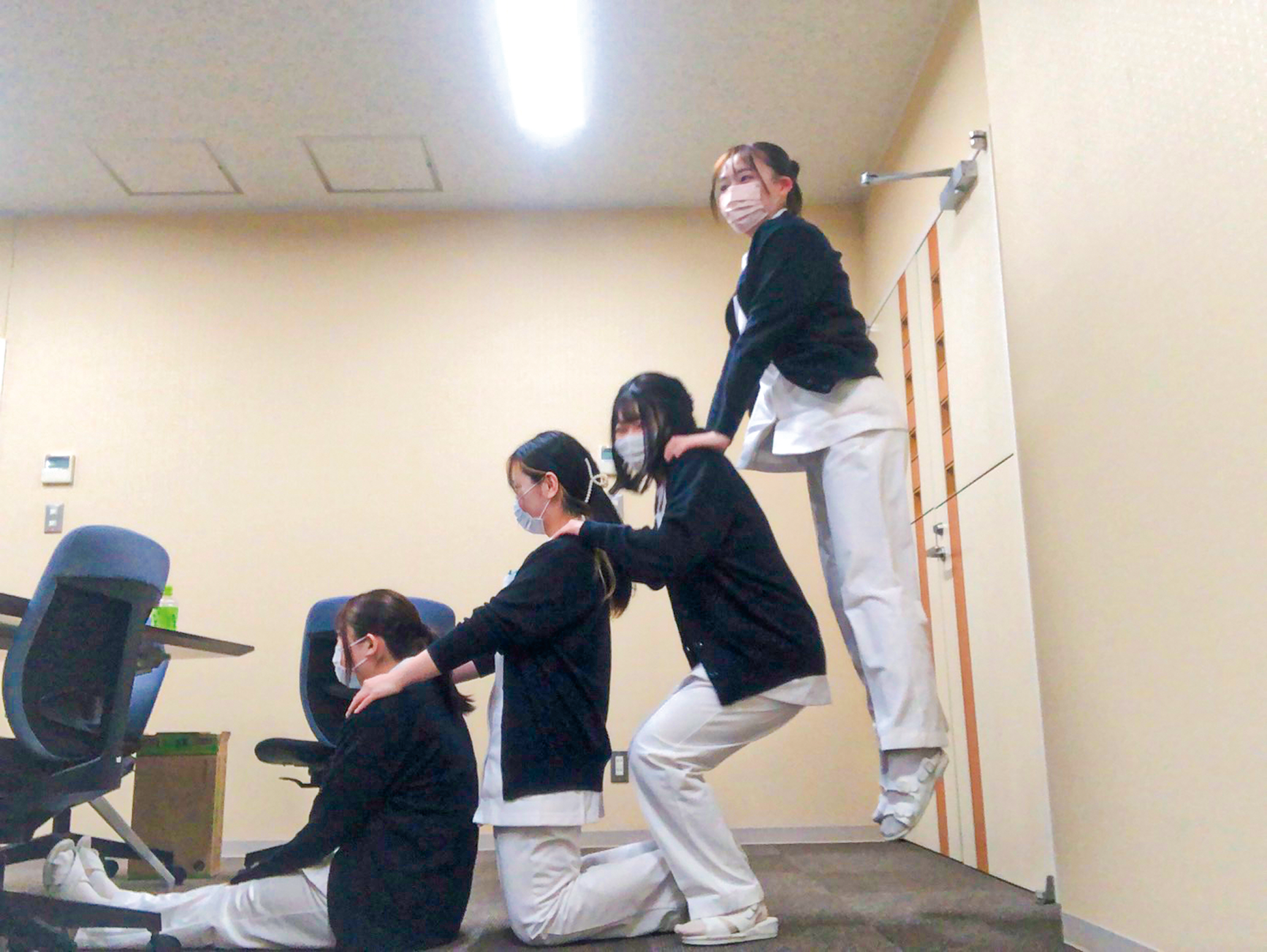 いつも元気なクラスメイトたちとの思い出写真！