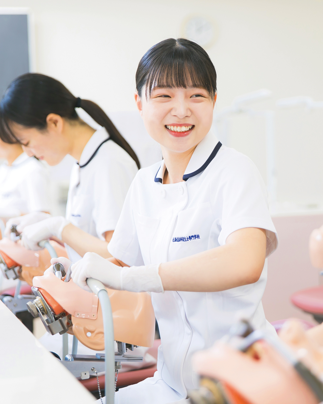 歯科で使用する機器を実際に触れてみよう♪