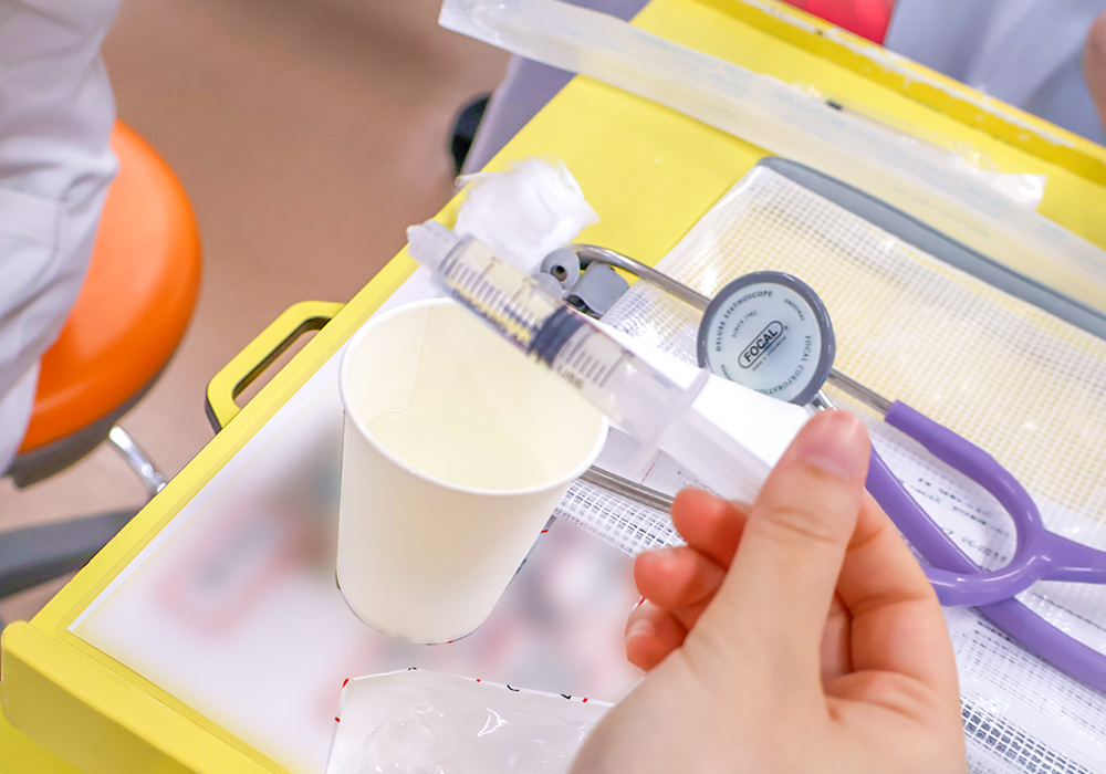 患者さん役にお水を飲んでもらい、飲み込む音を確認！